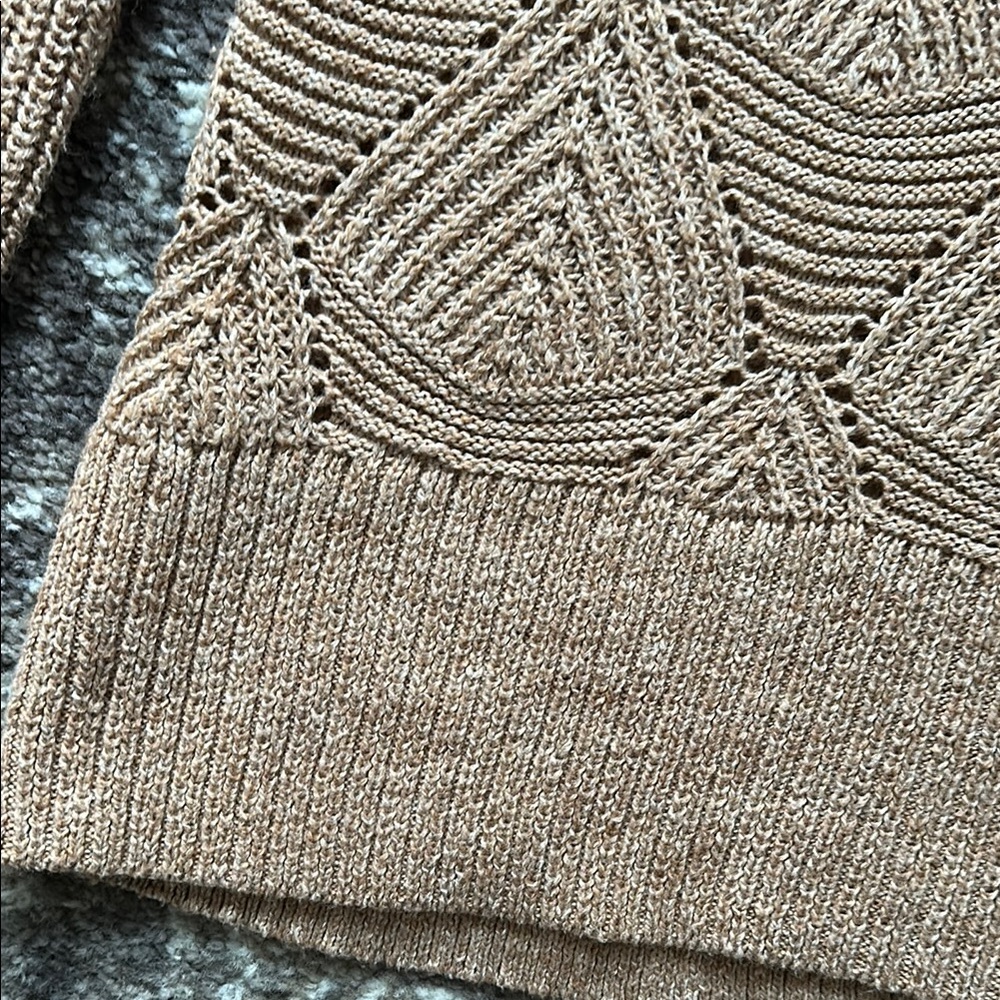 4/$20 Sonoma Beige Sweater, size xs, runs big! - Picture 4 of 7